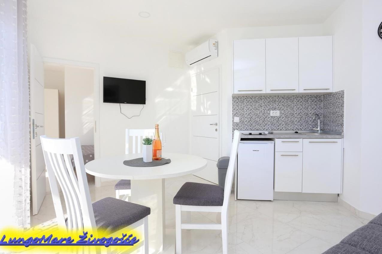 Apartmants villa Lungo Mare Živogošće Exteriör bild